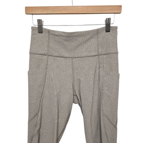 Athleta Salutation Stash Pocket Leggings Beige Women’s Size Small Tight Athletic - Picture 8 of 9